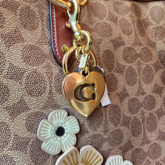 Coach Signature Heart Keychain/Bag Charm Gold Khaki NWT - Picture 6 of 9